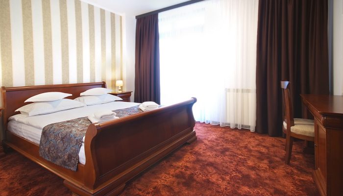 Camera dubla superioara Hotel Moldavia Cazare Slanic Moldova